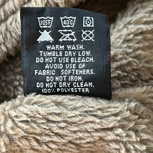 Polartec L3 tan half zip pullover jacket. Size Large. Good condition. - Picture 3 of 7